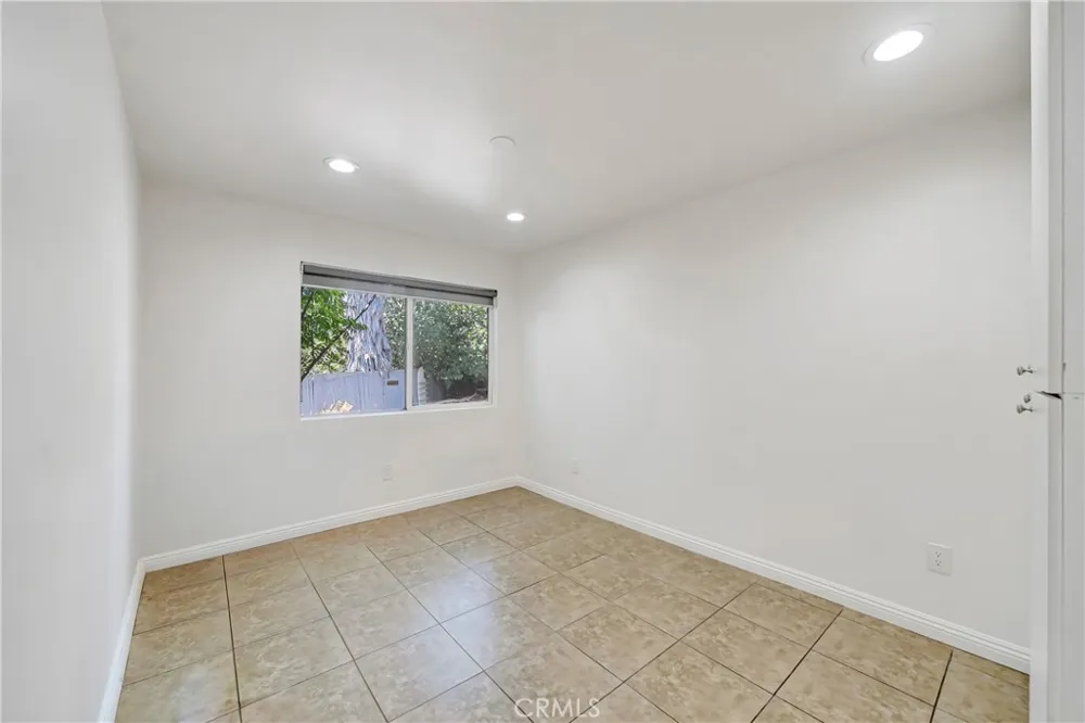 10165 Petit Granada Hills, CA 91343