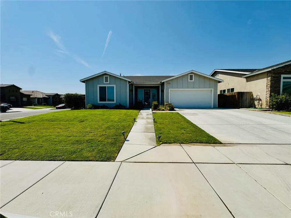5803 Hawthorn Tree Bakersfield, CA 93313