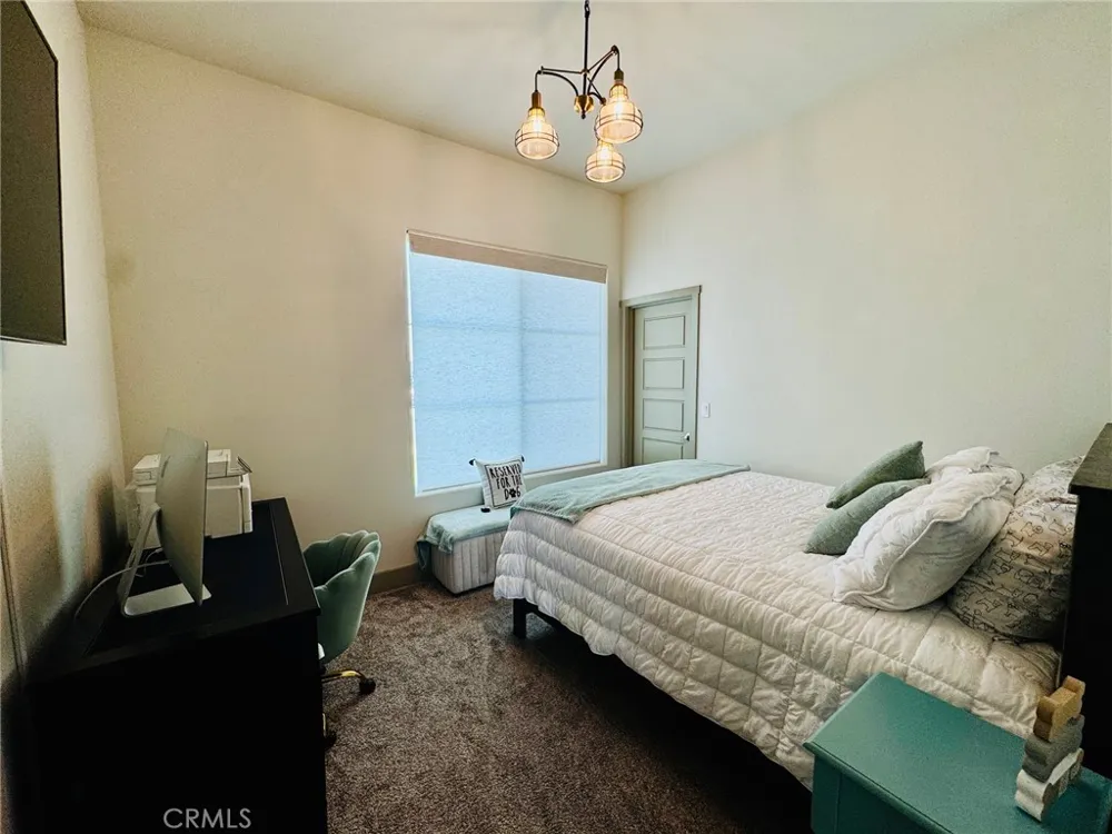 5803 Hawthorn Tree Bakersfield, CA 93313