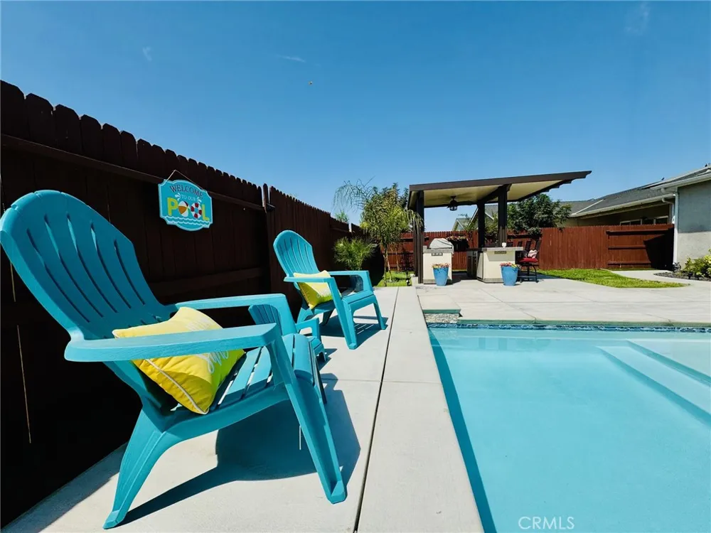 5803 Hawthorn Tree Bakersfield, CA 93313