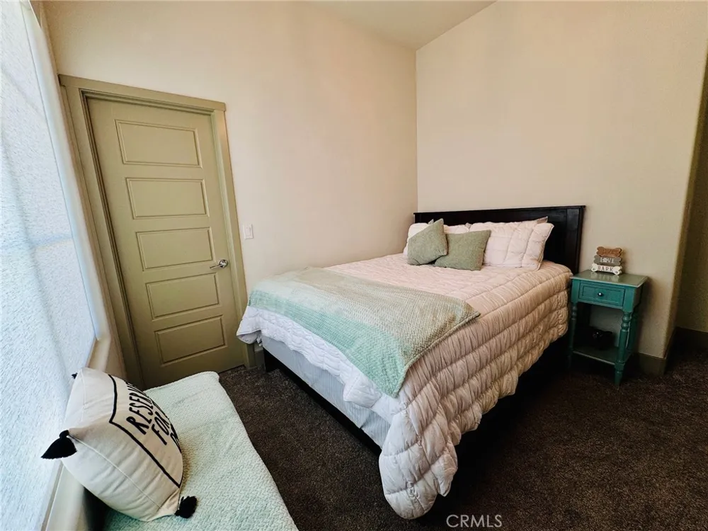 5803 Hawthorn Tree Bakersfield, CA 93313