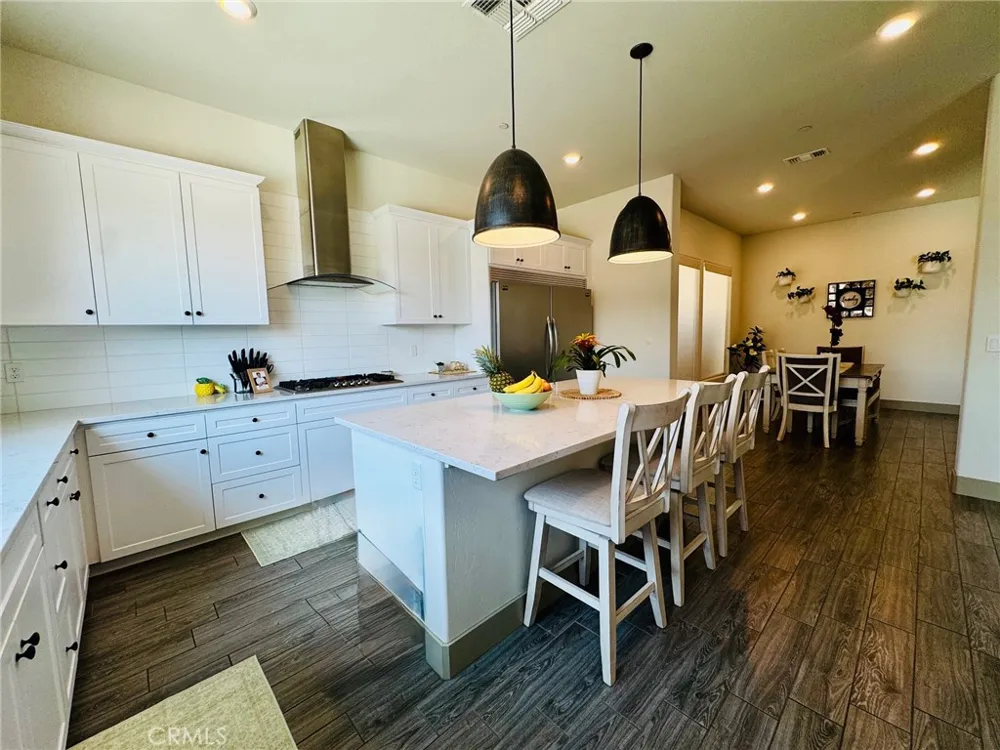 5803 Hawthorn Tree Bakersfield, CA 93313