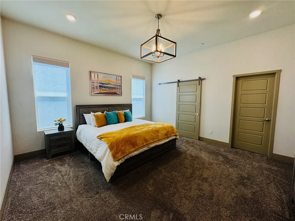5803 Hawthorn Tree Bakersfield, CA 93313