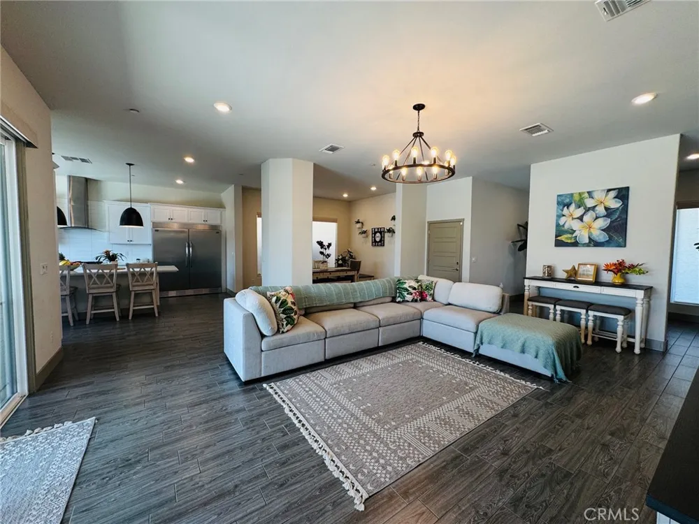 5803 Hawthorn Tree Bakersfield, CA 93313