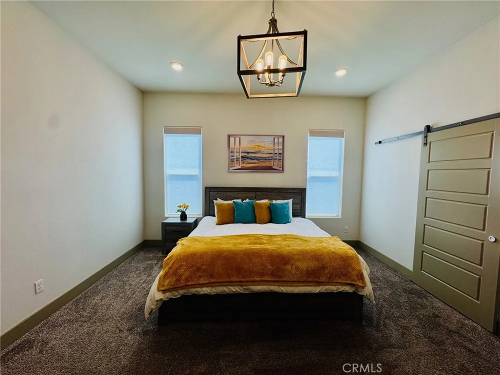 5803 Hawthorn Tree Bakersfield, CA 93313