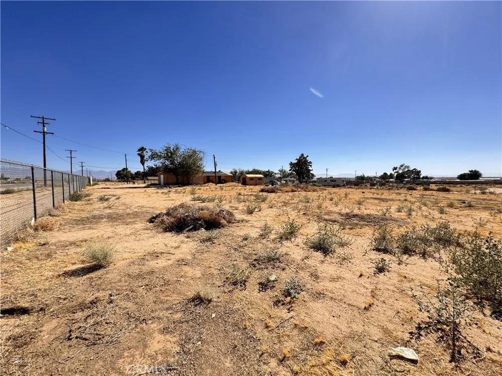 13861 E Avenue G6 Lancaster, CA 93535
