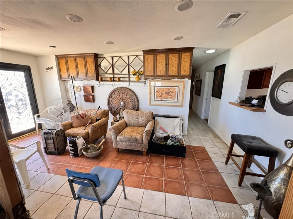 13861 E Avenue G6 Lancaster, CA 93535