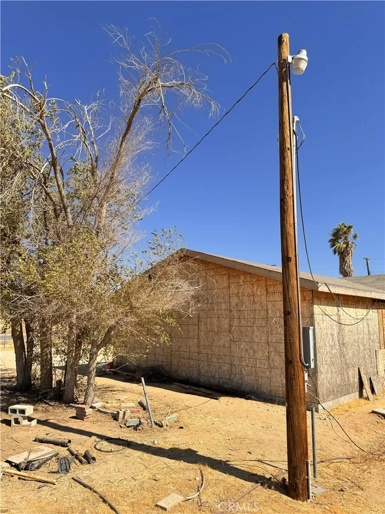 13861 E Avenue G6 Lancaster, CA 93535