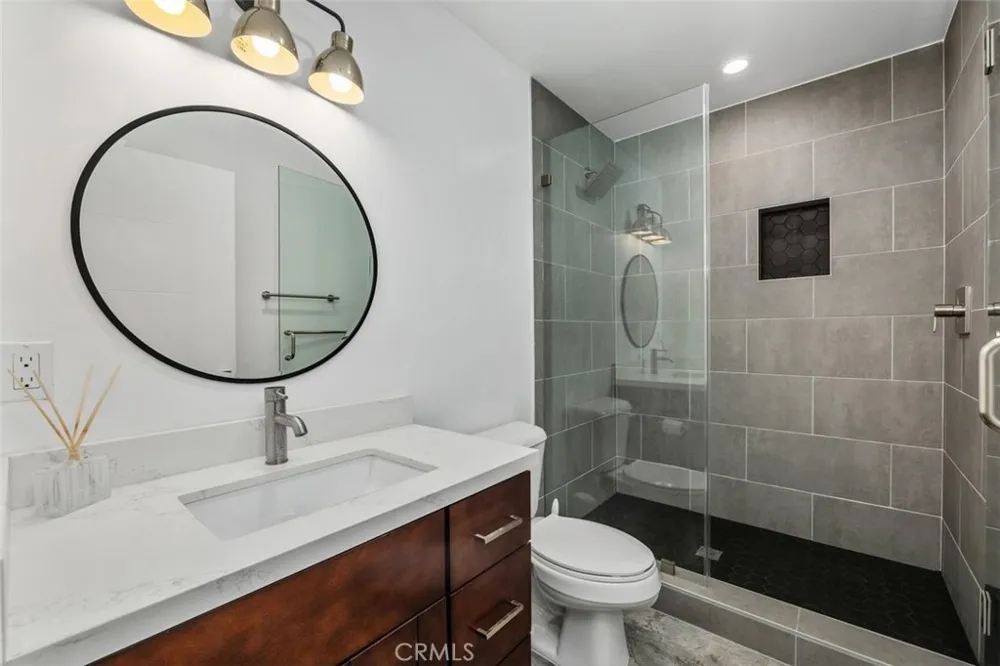 14659 Moorpark Sherman Oaks, CA 91403