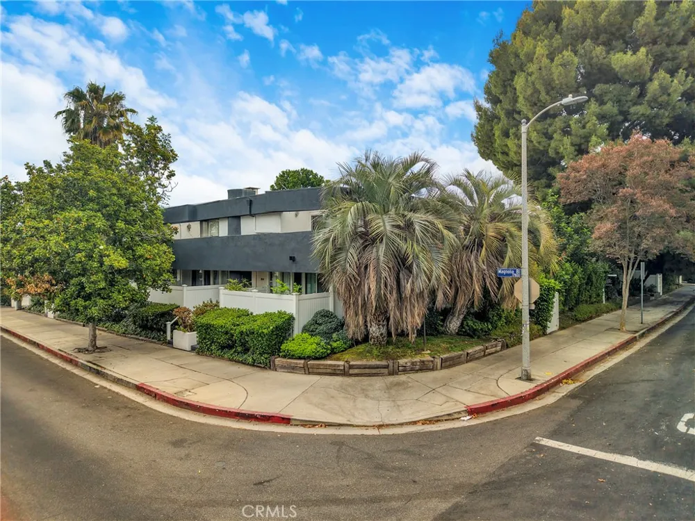 5142 Zelzah #25 Encino, CA 91316