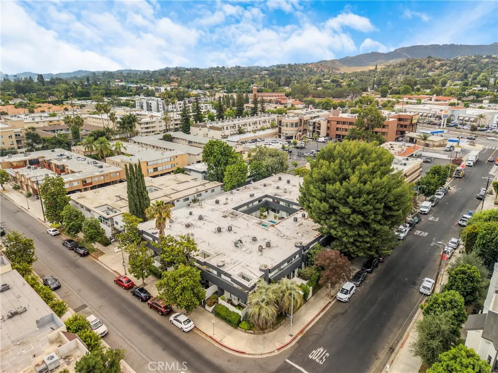 5142 Zelzah #25 Encino, CA 91316