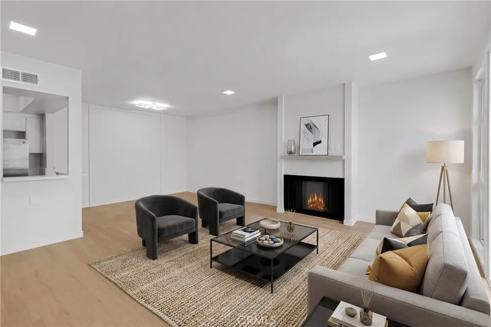 5142 Zelzah #25 Encino, CA 91316