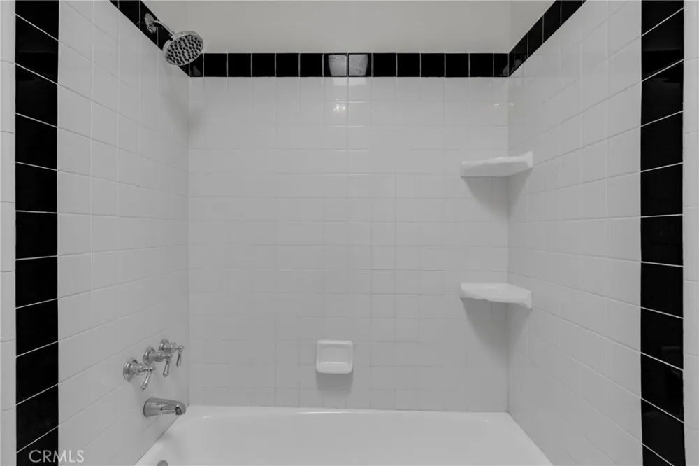 5142 Zelzah #25 Encino, CA 91316