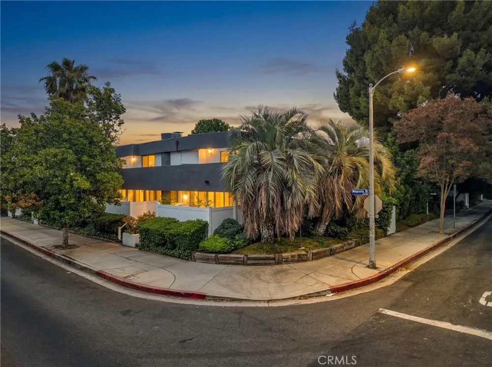 5142 Zelzah #25 Encino, CA 91316