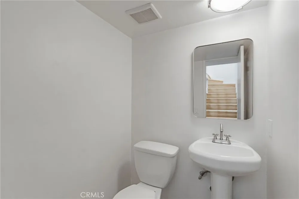5142 Zelzah #25 Encino, CA 91316