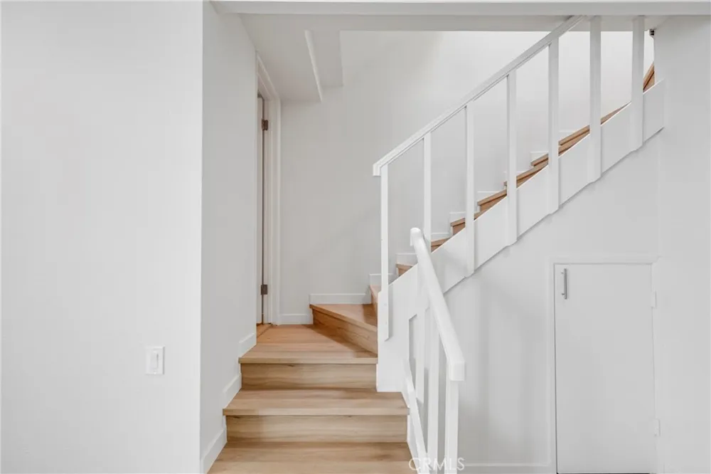 5142 Zelzah #25 Encino, CA 91316
