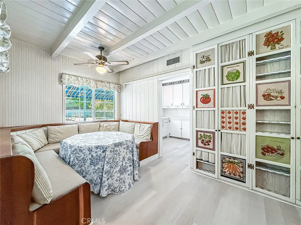 8809 Oak Park Avenue Sherwood Forest, CA 91325