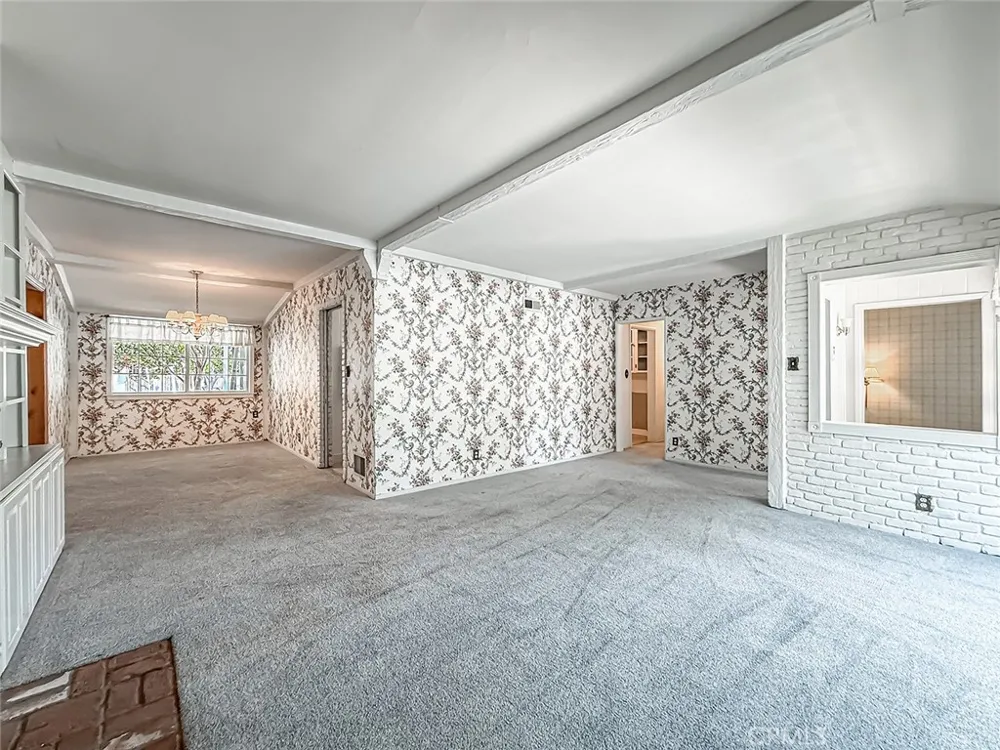 8809 Oak Park Avenue Sherwood Forest, CA 91325