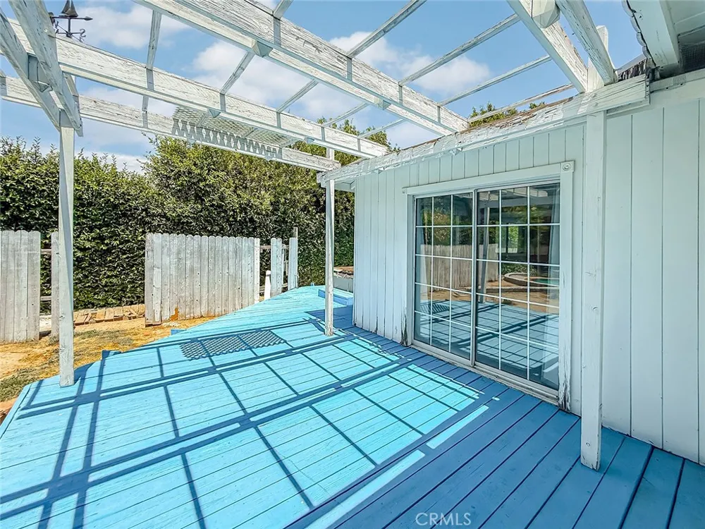 8809 Oak Park Avenue Sherwood Forest, CA 91325