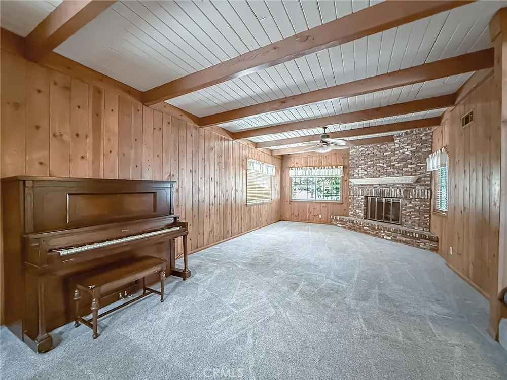 8809 Oak Park Avenue Sherwood Forest, CA 91325