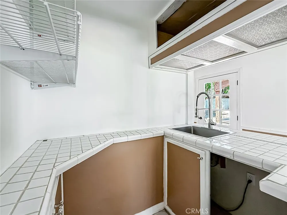 8809 Oak Park Avenue Sherwood Forest, CA 91325