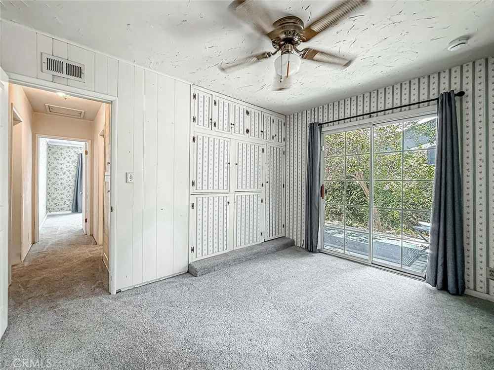 8809 Oak Park Avenue Sherwood Forest, CA 91325