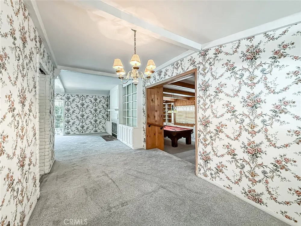 8809 Oak Park Avenue Sherwood Forest, CA 91325