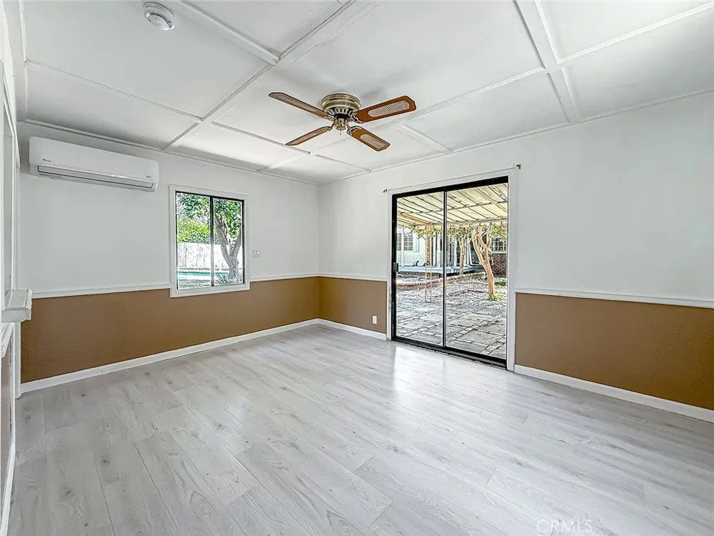 8809 Oak Park Avenue Sherwood Forest, CA 91325