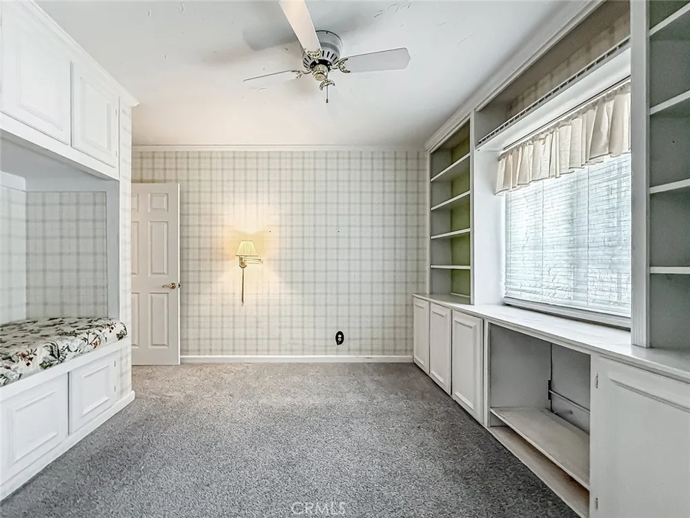 8809 Oak Park Avenue Sherwood Forest, CA 91325