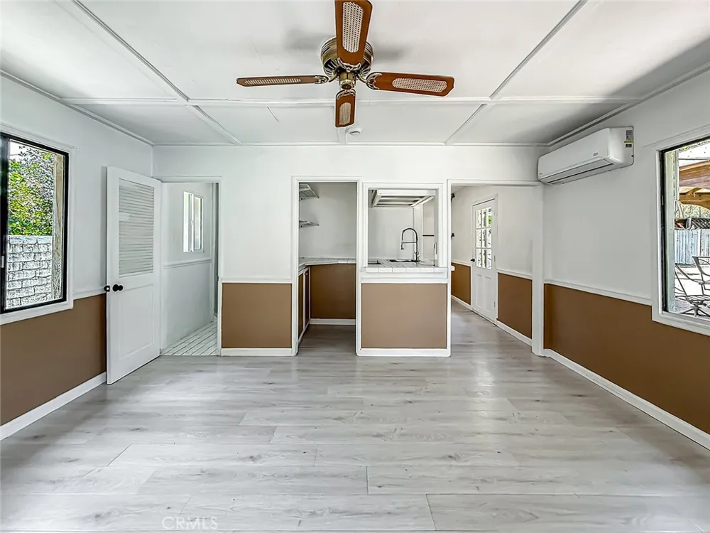 8809 Oak Park Avenue Sherwood Forest, CA 91325
