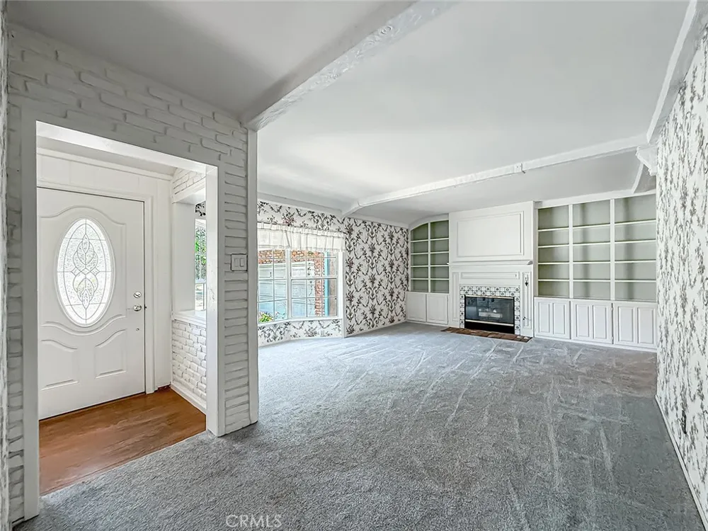 8809 Oak Park Avenue Sherwood Forest, CA 91325