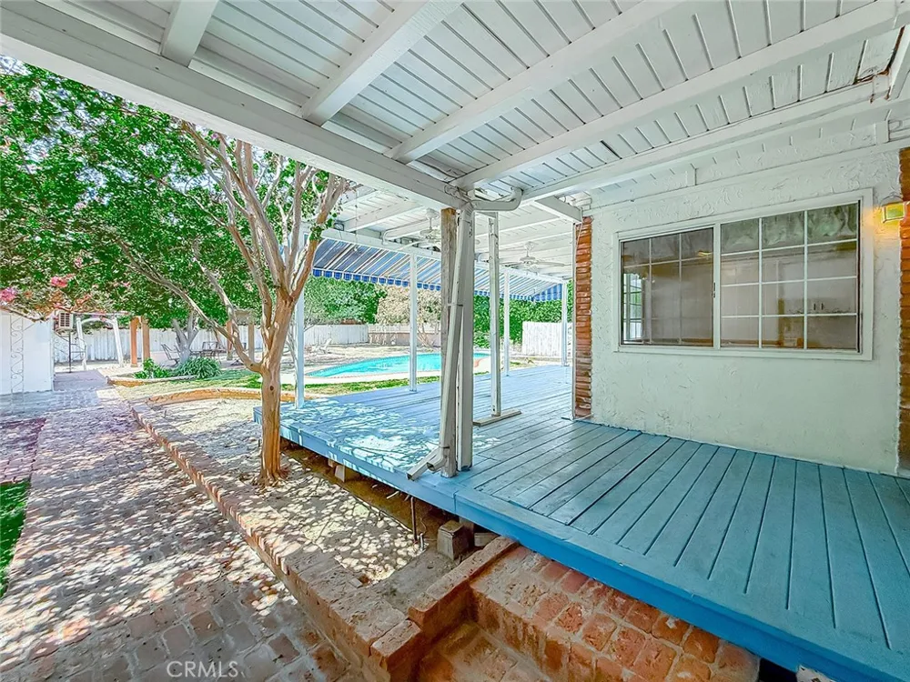 8809 Oak Park Avenue Sherwood Forest, CA 91325