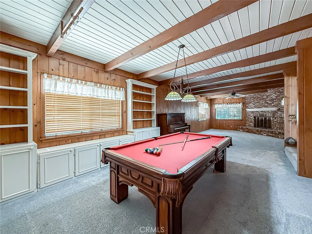 8809 Oak Park Avenue Sherwood Forest, CA 91325