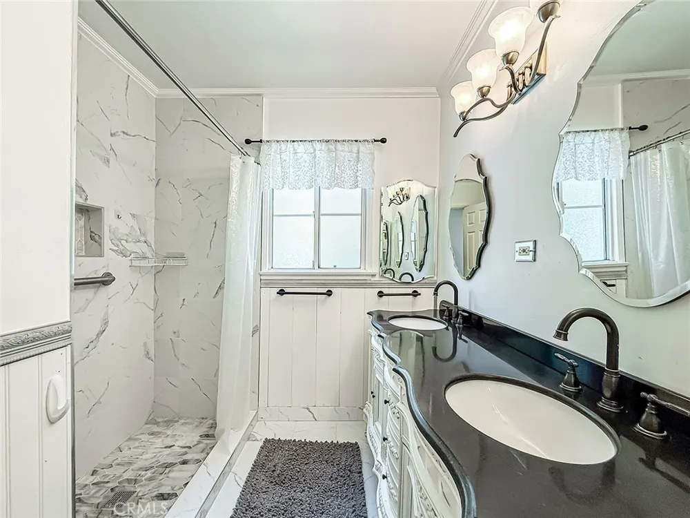 8809 Oak Park Avenue Sherwood Forest, CA 91325