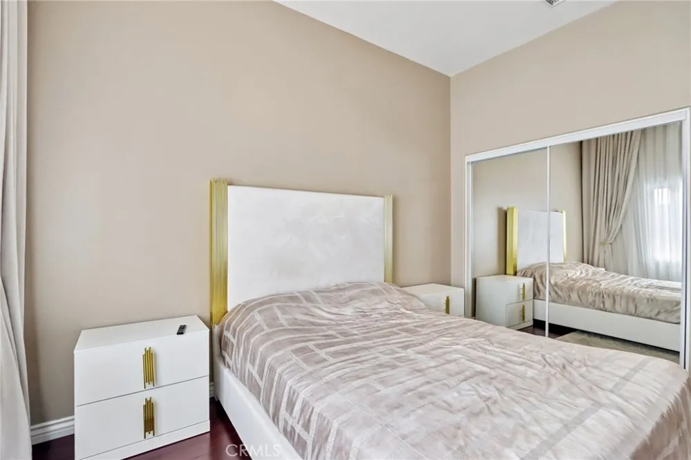 6921 Kian Court Van Nuys, CA 91406
