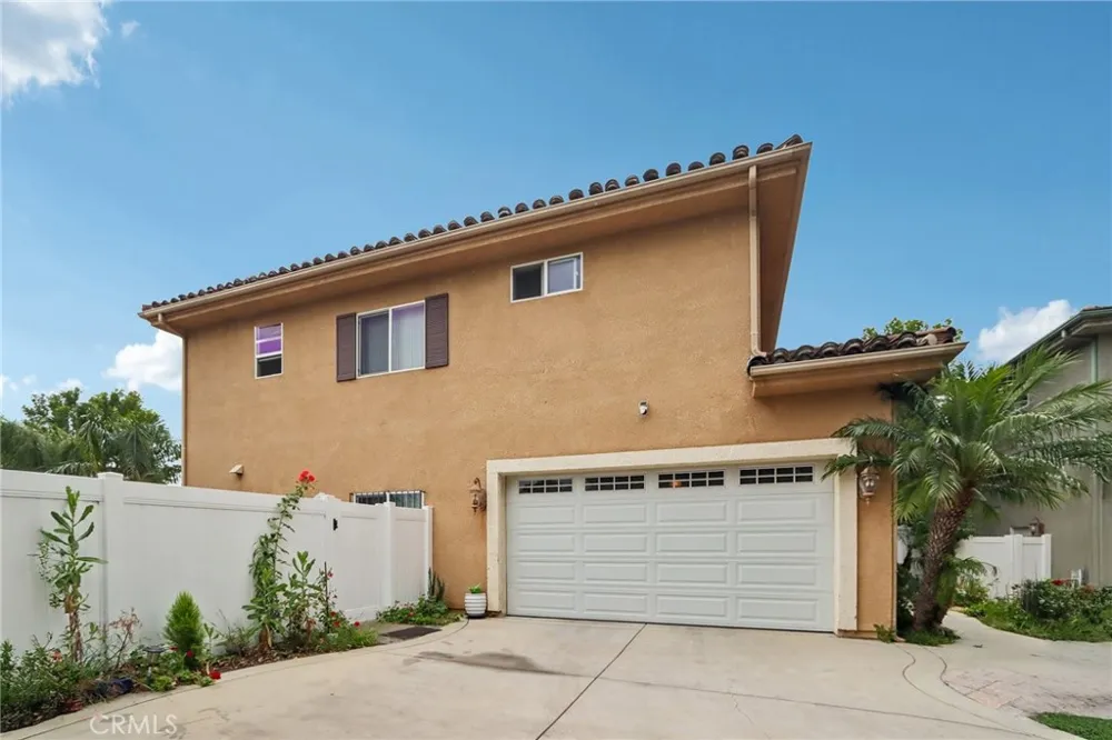 6921 Kian Court Van Nuys, CA 91406