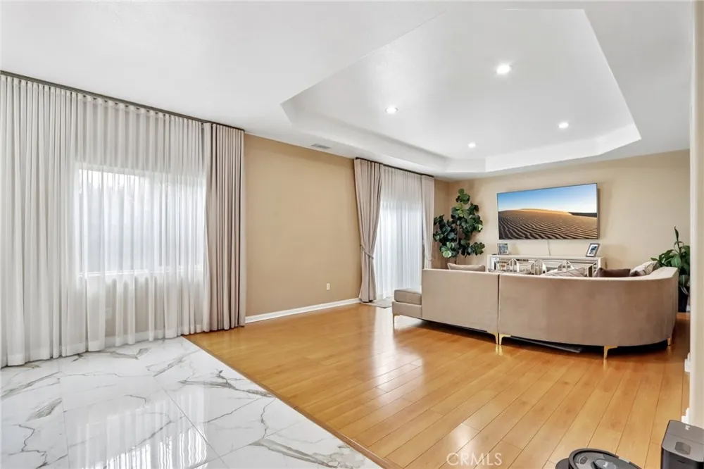 6921 Kian Court Van Nuys, CA 91406