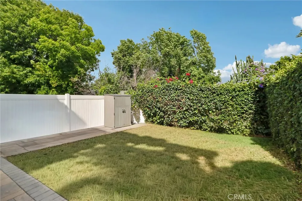 6921 Kian Court Van Nuys, CA 91406