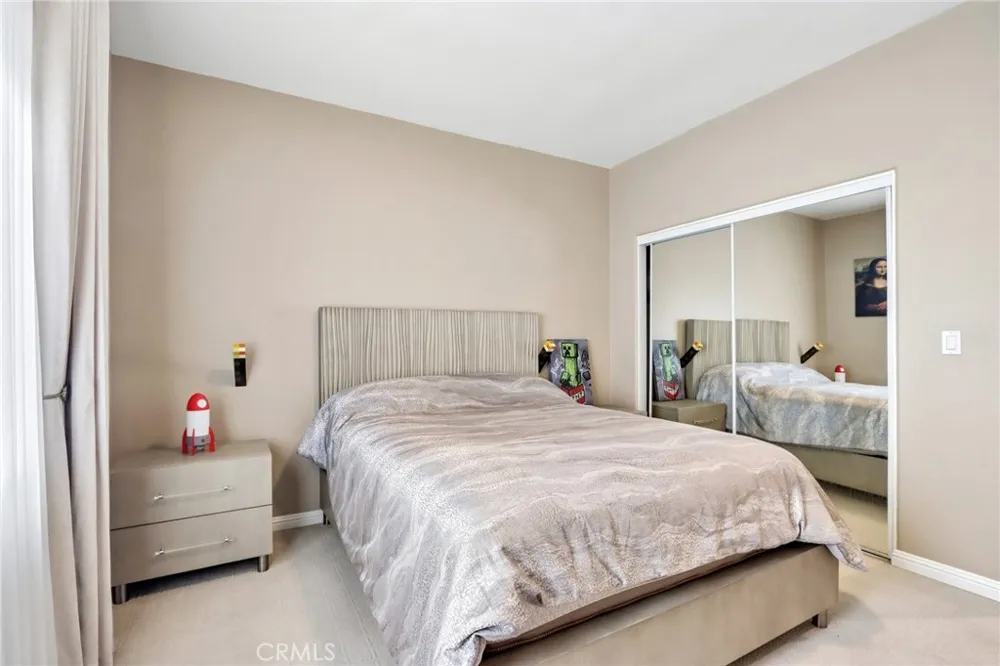 6921 Kian Court Van Nuys, CA 91406