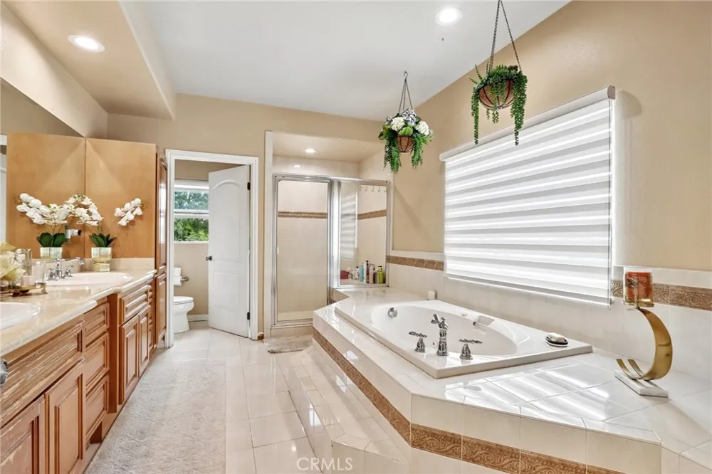 6921 Kian Court Van Nuys, CA 91406