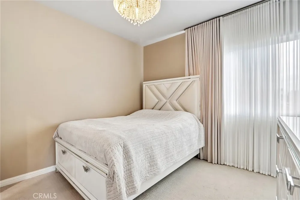 6921 Kian Court Van Nuys, CA 91406