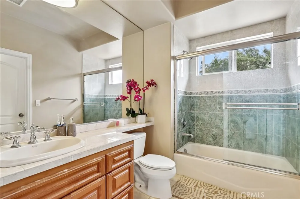 6921 Kian Court Van Nuys, CA 91406