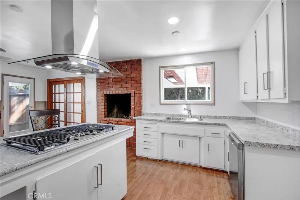6904 Royer Avenue West Hills, CA 91307