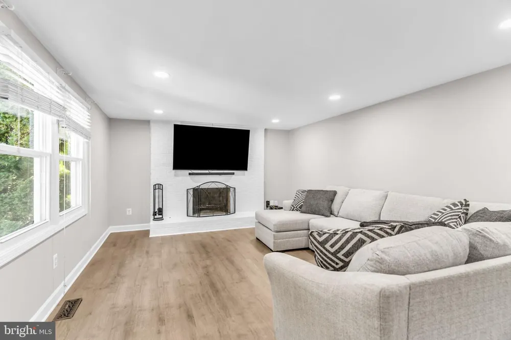 3204 LOCKGATE COURT Herndon, VA 20171