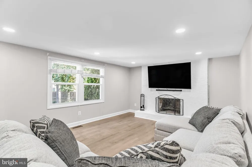 3204 LOCKGATE COURT Herndon, VA 20171