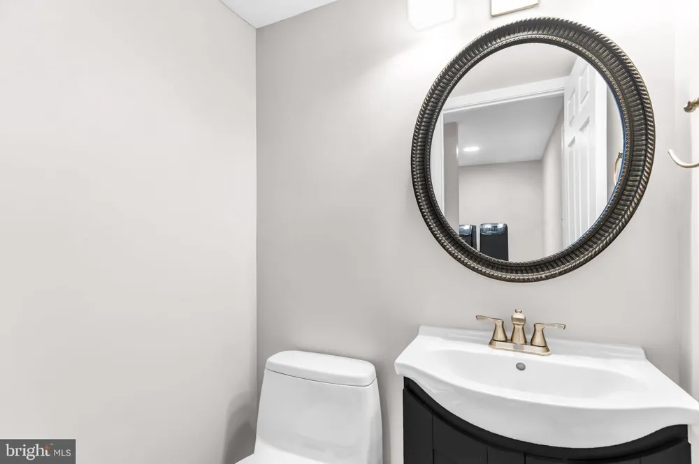 3204 LOCKGATE COURT Herndon, VA 20171