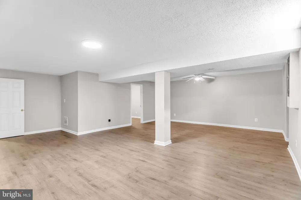 3204 LOCKGATE COURT Herndon, VA 20171