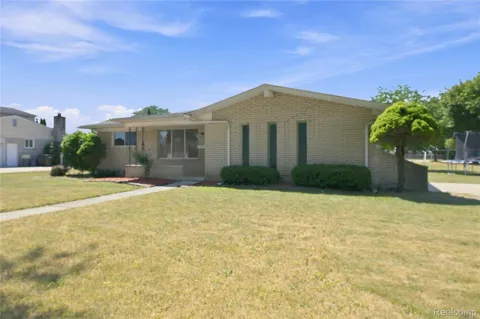 36759 Wayne Drive