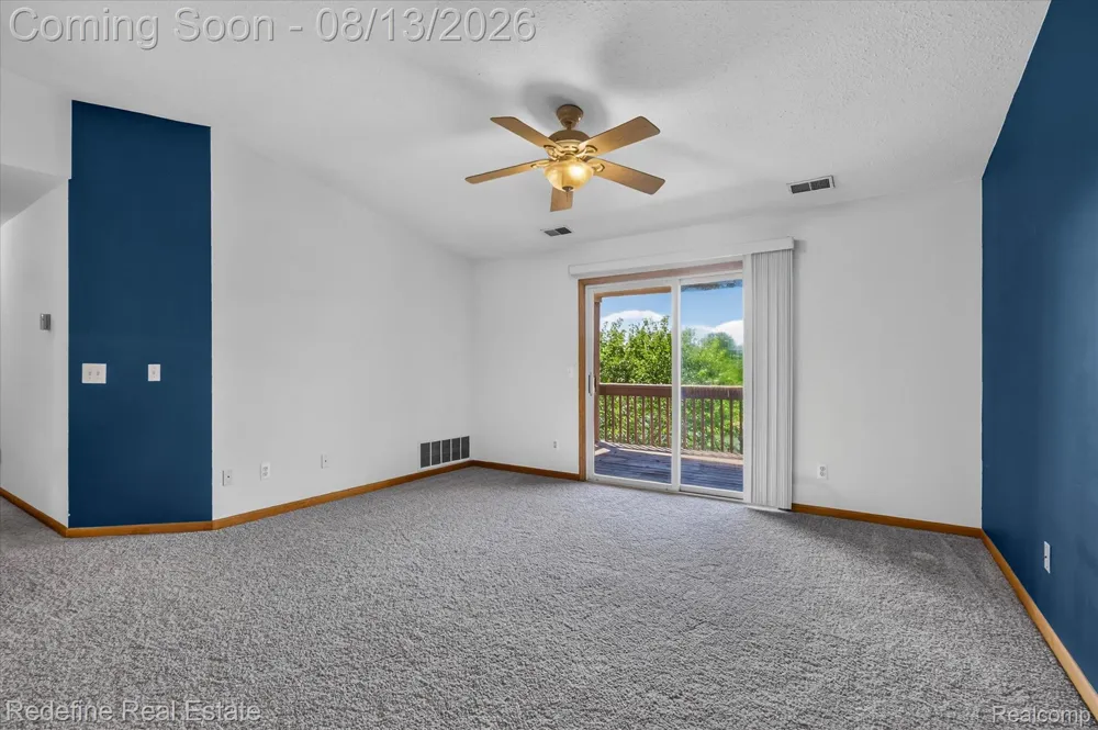 9696 Sawgrass Court #6 Van Buren Charter Township, MI 48111