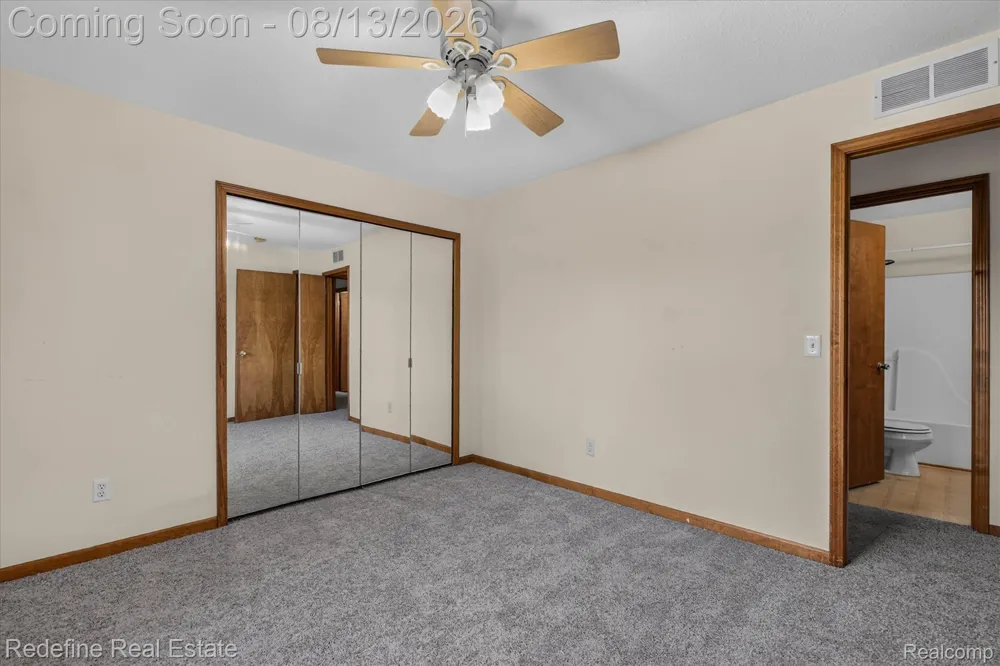 9696 Sawgrass Court #6 Van Buren Charter Township, MI 48111